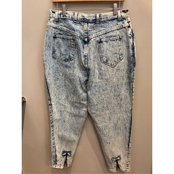 A Time for Us 10/12 VTG 80’s avoid wash high rise bow hem jeans (tagged a 32) - Picture 2 of 8